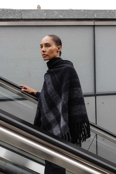 Rhea'CL poncho scarf